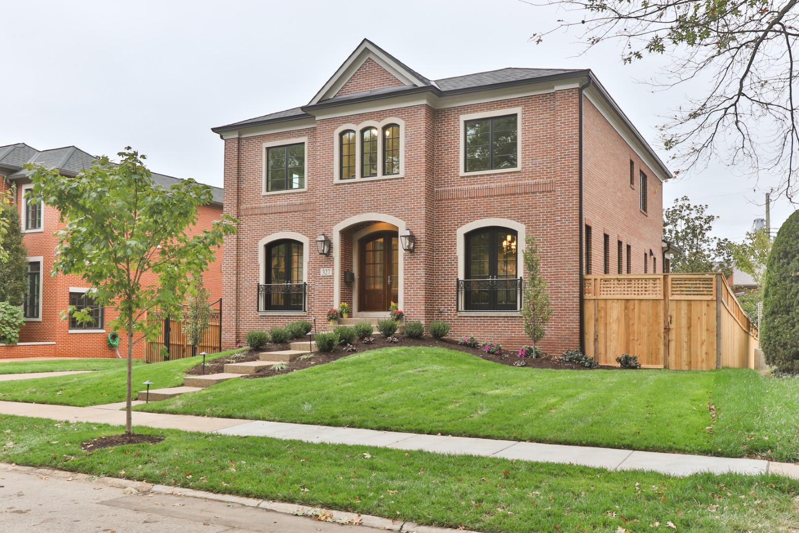 327 N Forsythe 006