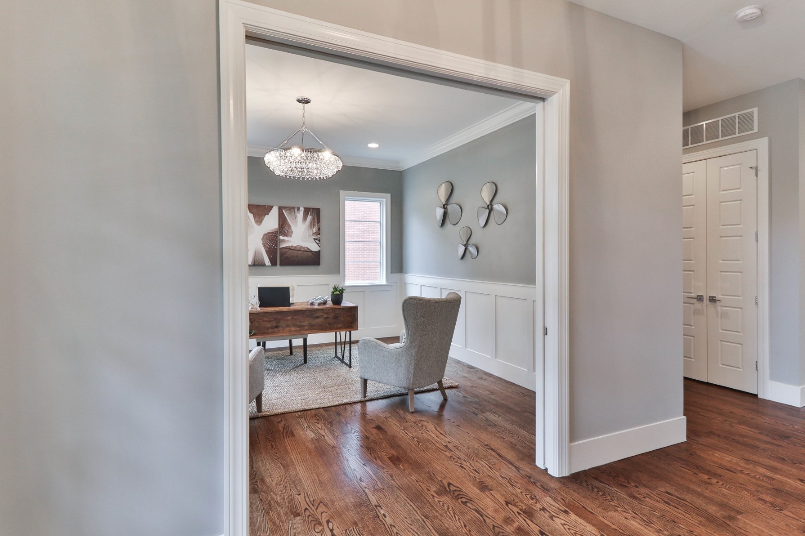 327 N Forsythe 031