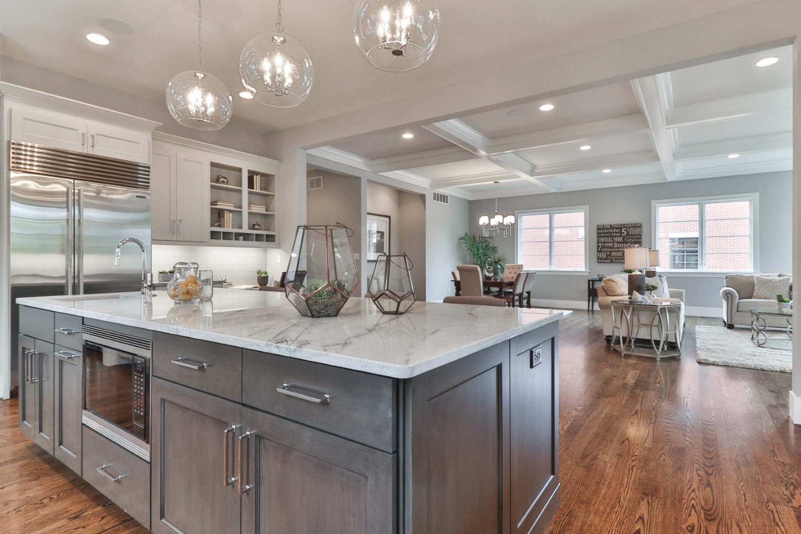 327 N Forsythe 095