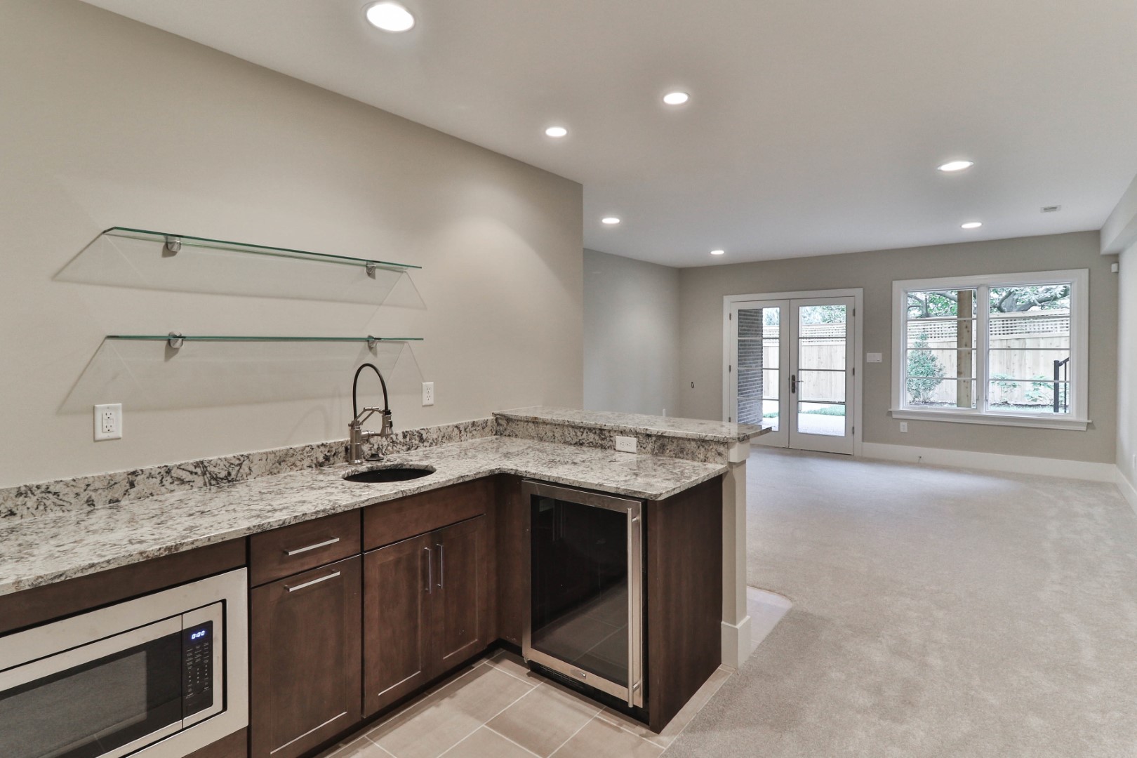 327 N Forsythe 267